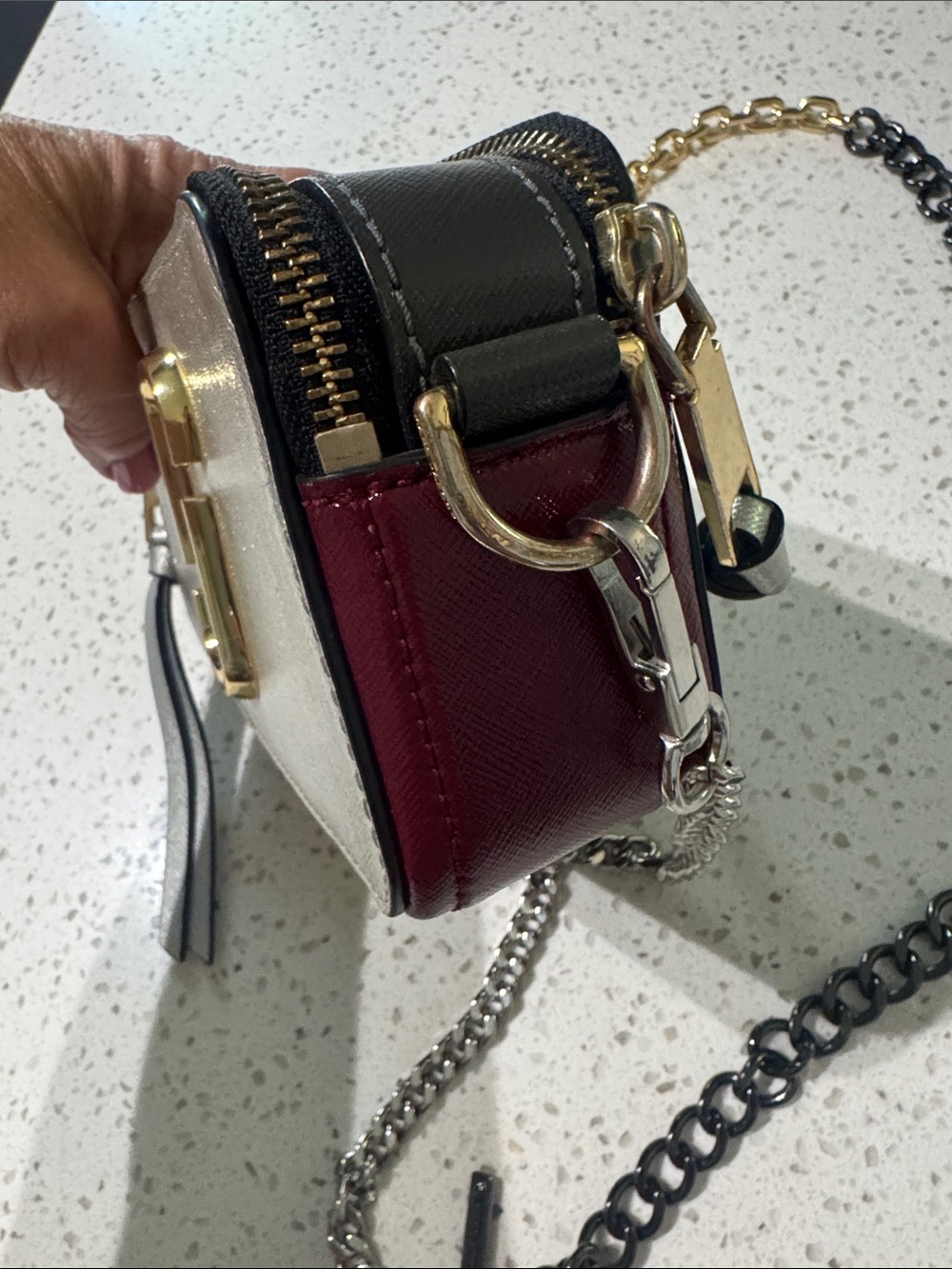 Marc Jacob’s Hot Shot Crossbody bag silver leather tri color metal chain strap - Picture 2 of 7
